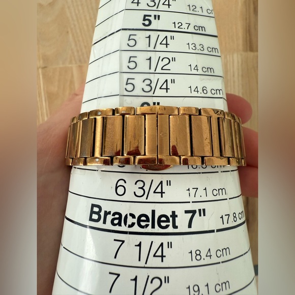 Bulova ladies pink mother of pearl rose gold tone dress watch NEW BATTERY - Picture 9 of 9